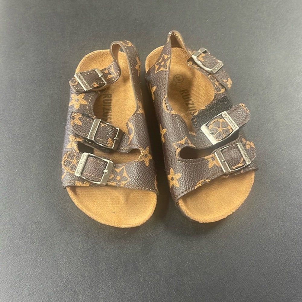 Toddler boutique sandals.